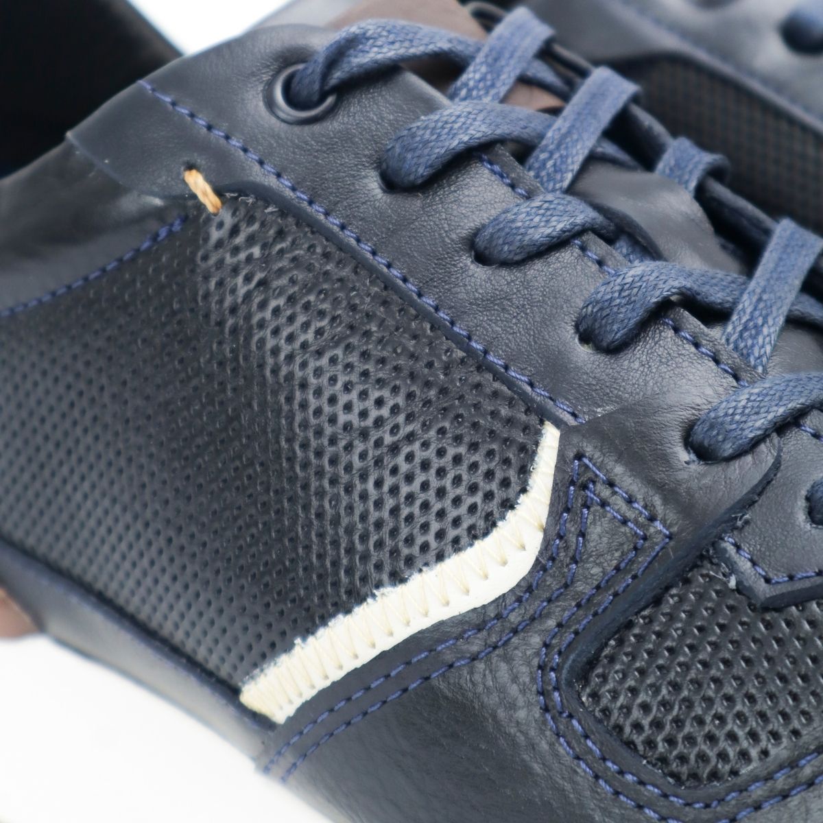 Zapato de Cuero T-06 Color Azul con Blanco