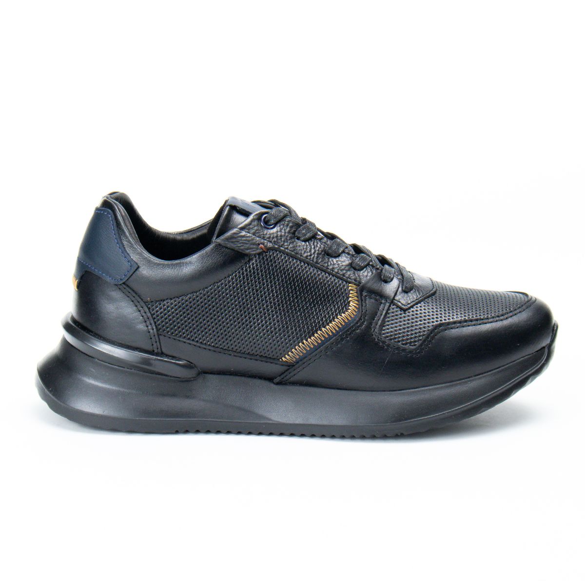 Zapato En Cuero 917 Color Negro Con Bordado En Amarillo
