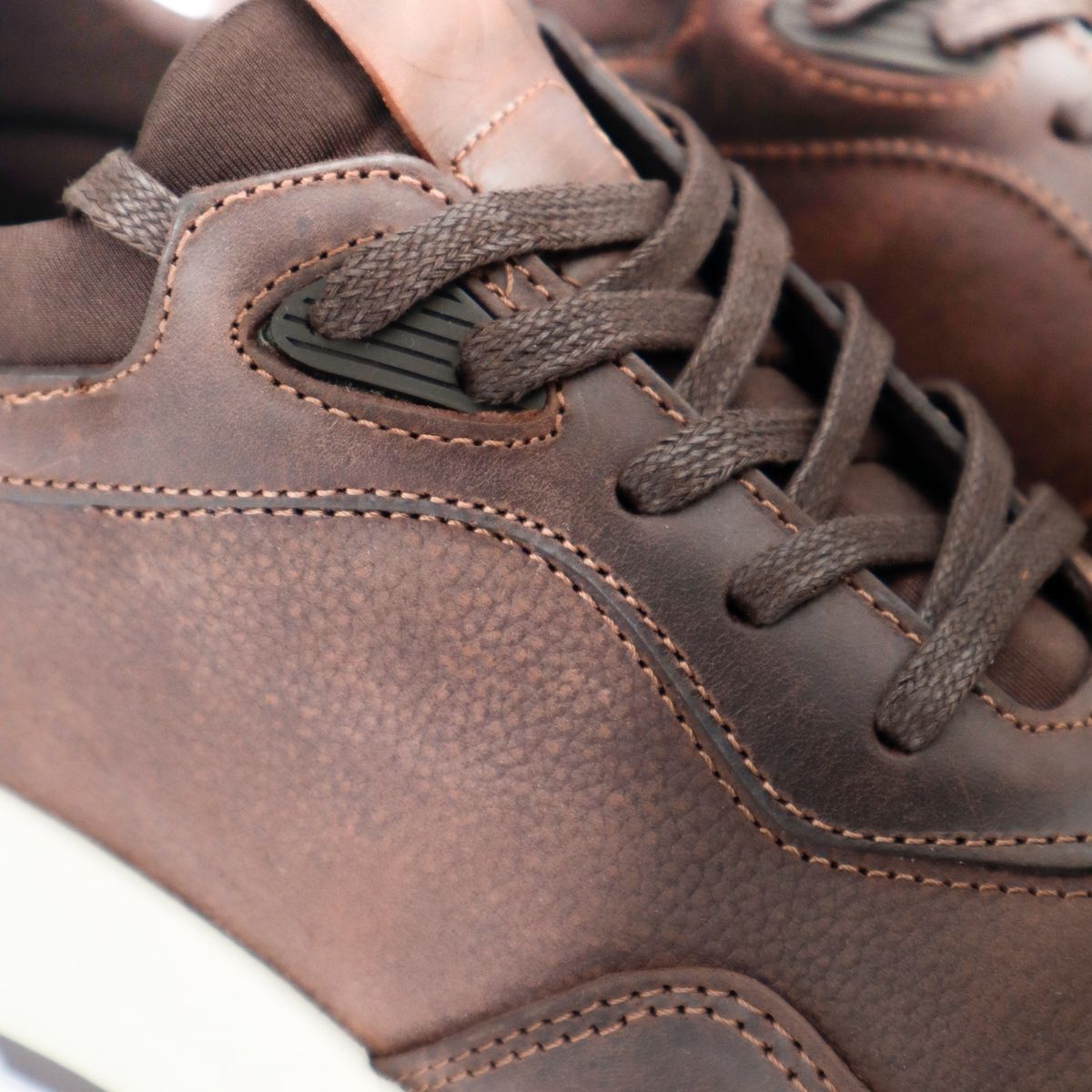 Zapato En Cuero Graso Color Moka 3308