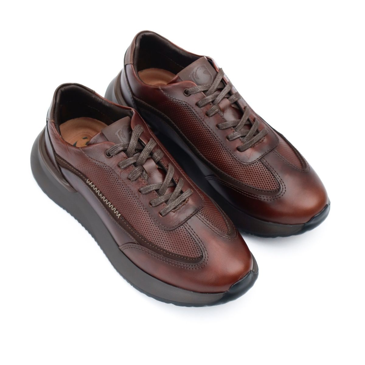 Zapato de Cuero T- 18 Color Vinotinto Con Degrade en Café