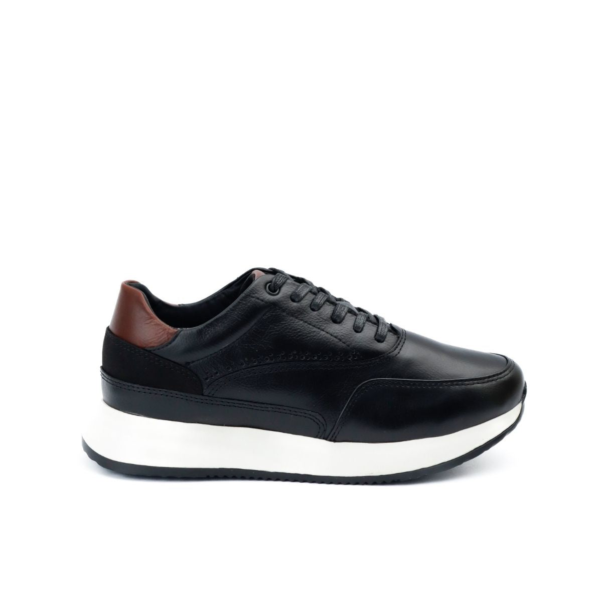 Zapato de Cuero T- 15 Color Negro Con Apliques en café