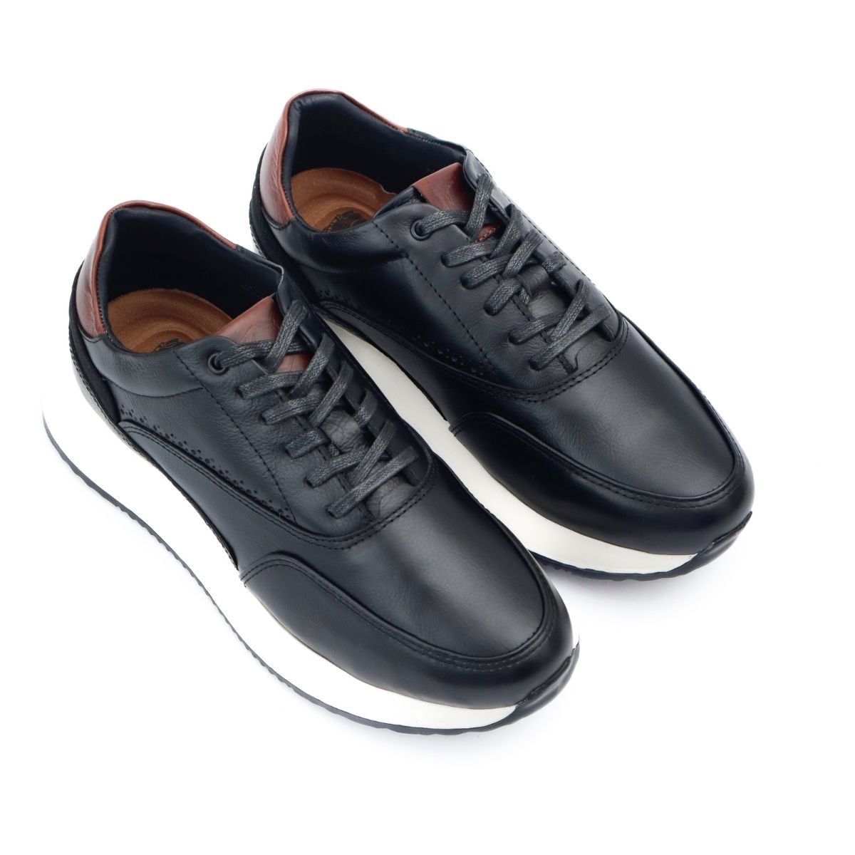 Zapato de Cuero T- 15 Color Negro Con Apliques en café