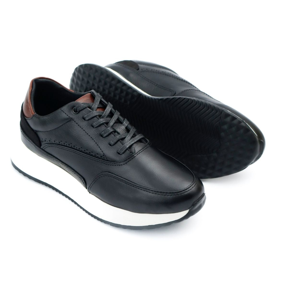 Zapato de Cuero T- 15 Color Negro Con Apliques en café