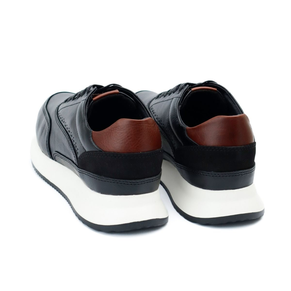 Zapato de Cuero T- 15 Color Negro Con Apliques en café