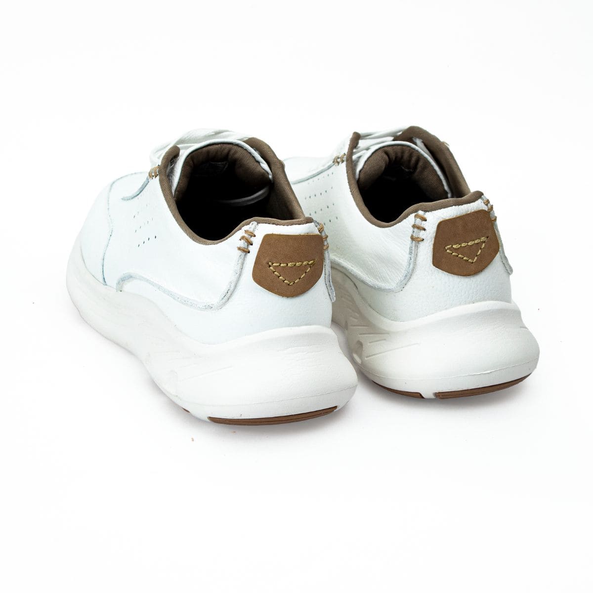 Zapato en Cuero Bucagala Color blanco con Miel