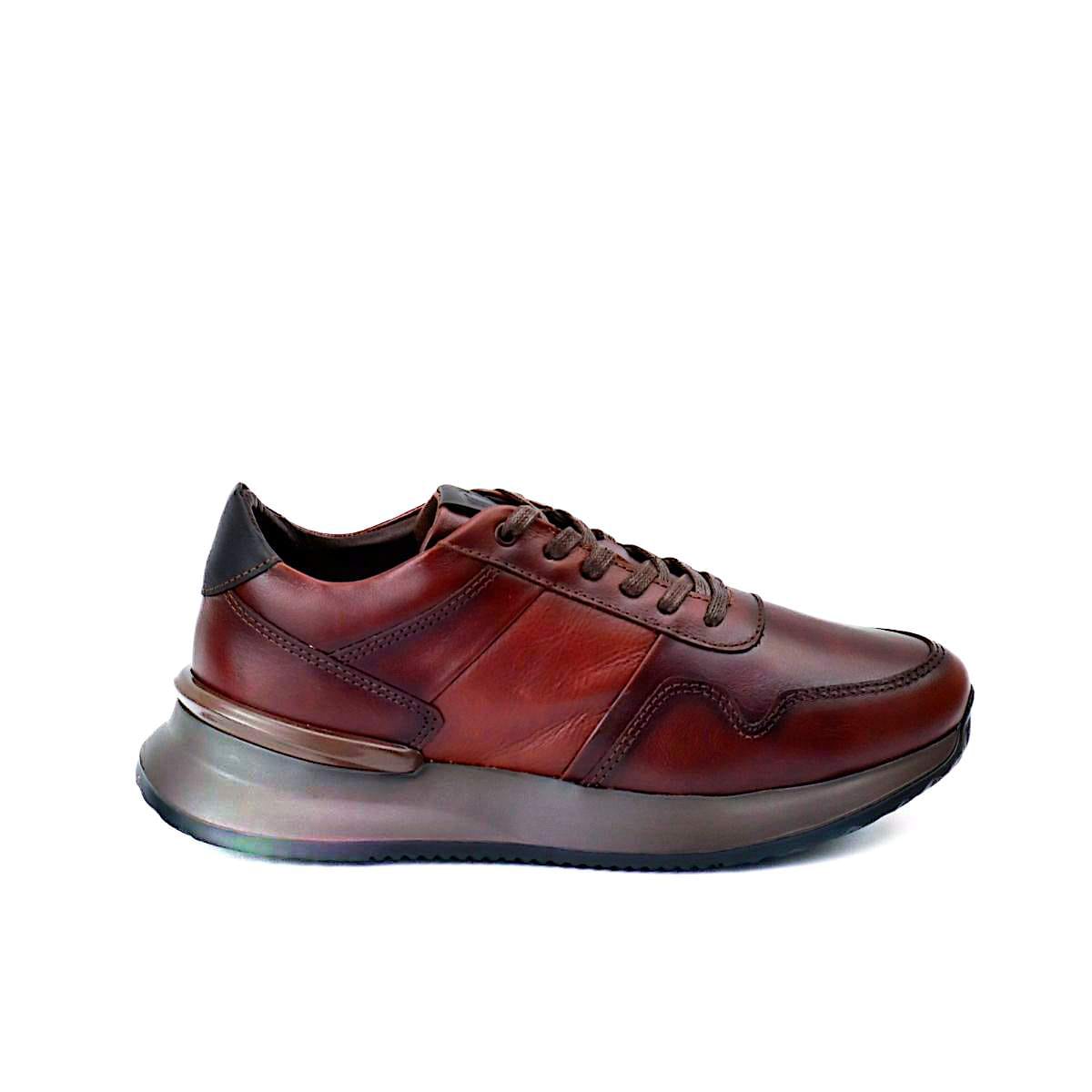 Zapato de Cuero T- 05 Color Vinotinto Con Degrade en Negro